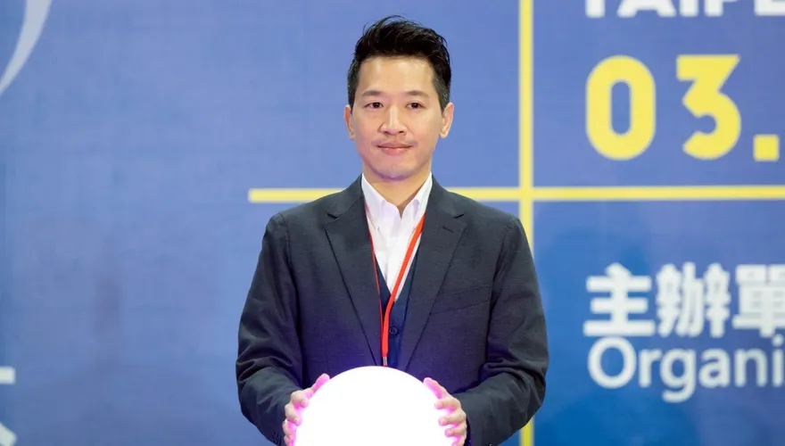 綠營桃園市長人選遲未底定　何志偉赴龍潭站台回應：團結的我們一定最強