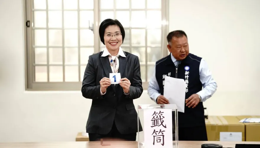 新竹縣長初選政見會登場　徐欣瑩、陳見賢雙雙主打AI政策
