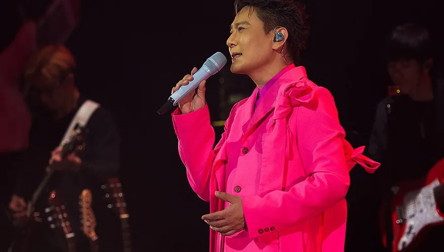 張信哲白色情人節撒糖！甜唱〈做你的男人〉告白「張太太」撩粉