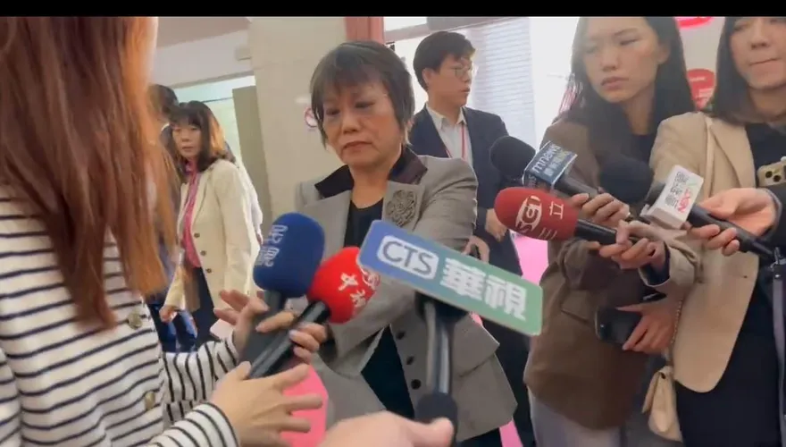 劉世芳拒答李貞秀質詢　遭堵麥怒斥記者：碰到我覺得被騷擾了