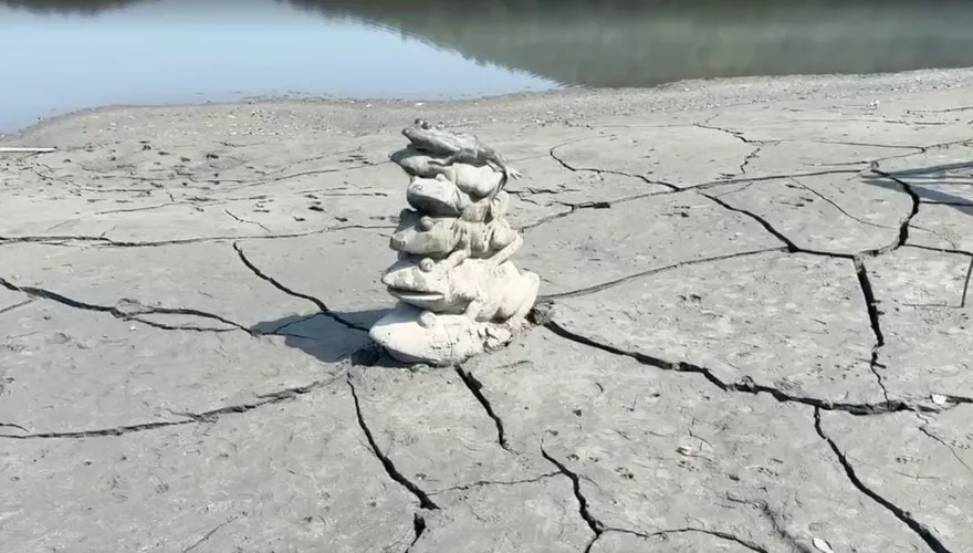 全台12水庫蓄水量跌破40%　「希臘神殿、九蛙疊像」現身