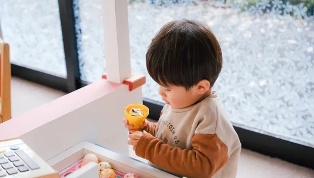 【懶人包】家有小學生也能請幫傭！外傭申請門檻「大鬆綁」 4月13日上路 一張圖看懂誰符合資格