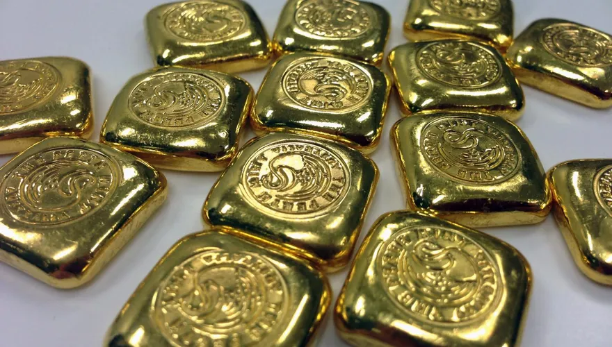 金價暴跌民眾排隊搶買！北市中山區銀樓生意爆棚　網曝原因