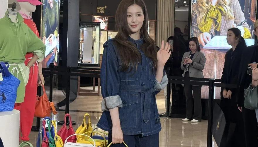 直擊/TWICE SANA絕美現身101！甜曝最愛台灣這一味　上千粉擠爆現場