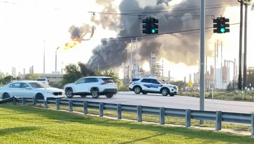美德州煉油廠驚傳爆炸！威力猛烈「宛如地震」　疑加熱設備出包