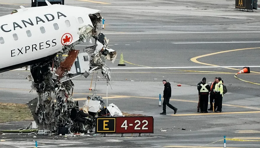 奇蹟生還！加航班機空服員「連人帶椅」遭拋飛　多處骨折幸運存活