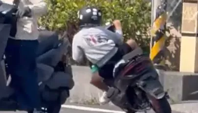 影/台中12歲少年騎無牌電動車大迴轉！　警：未當場攔查無法開罰