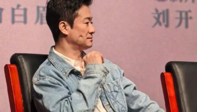 戰狼出事了？吳京被目擊臉頰「指印深陷」　疑水腫畫面瘋傳
