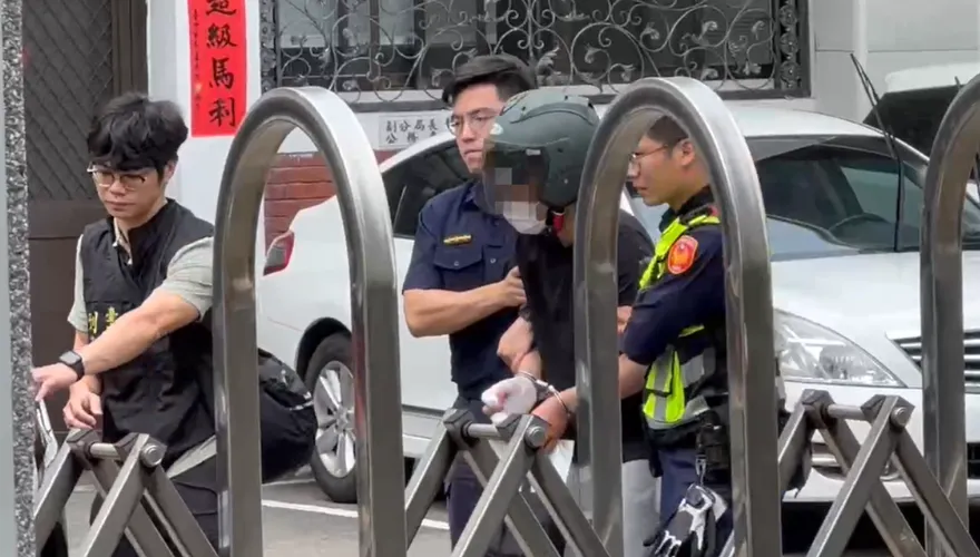影/復合遭拒當街割喉處死前女友！台中恐怖男移送畫面曝