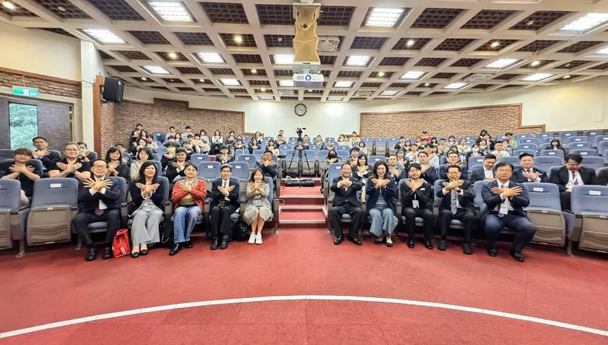 救國團願景論壇　鄭麗文：青年應跳脫框架、推動政治向前