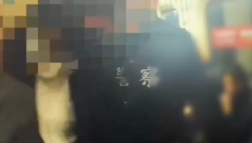 影/北捷板南線搶位爆口角　捷警到場化解雙方互不追究