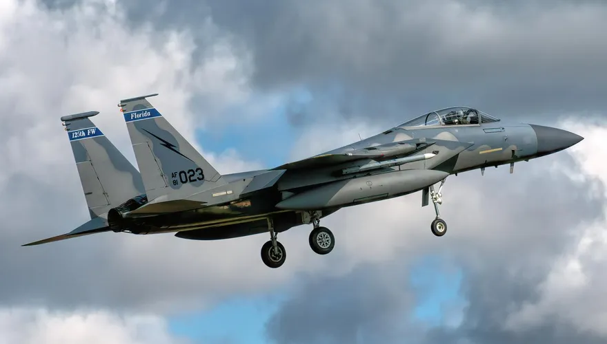 美軍F-15戰機墜毁　美伊爭相搜尋失蹤飛行員