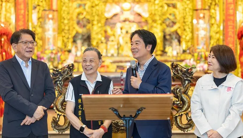 赴屏東宮廟揭匾　賴清德喊話在野：國防預算不能打折