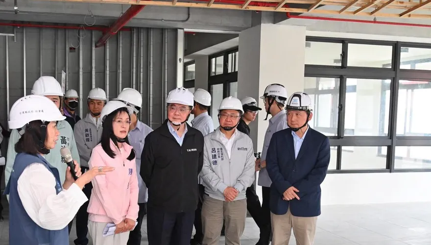 長照3.0啟動！呂建德隨卓揆視察台東社福大樓　預計6月完工