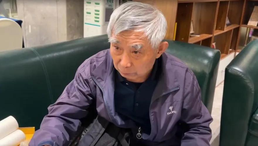 獨家/搭夜車奔南京挺鄭麗文！76歲山東老伯樂見鄭習會：兩岸先有對話才有共識