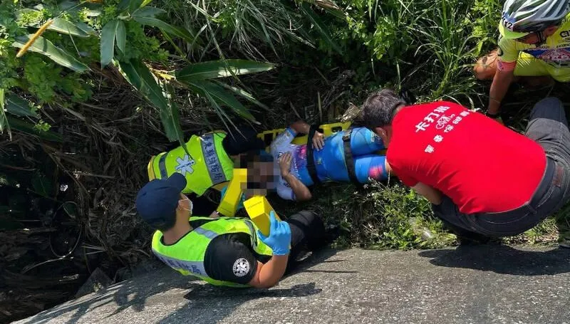 環花東自行車賽出事！玉長公路14歲選手人車摔落邊坡