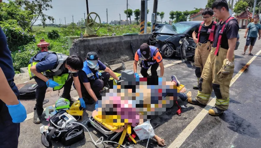 台19線鹽水段汽車機車對撞　雙方駕駛重創不治