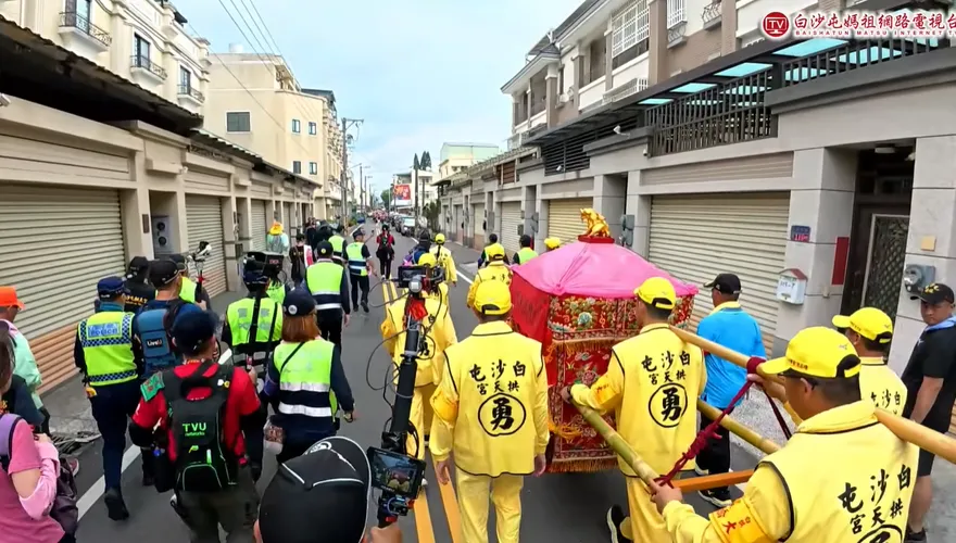 白沙屯媽祖前往北港朝天宮　依慣例停駕北辰派出所