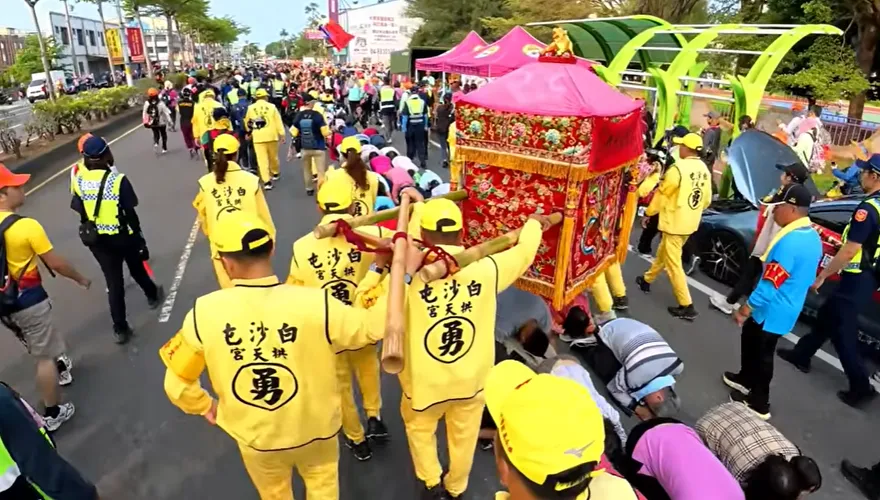 白沙屯媽祖駐駕西螺　巧遇太平媽回宮「四媽會」萬人朝聖