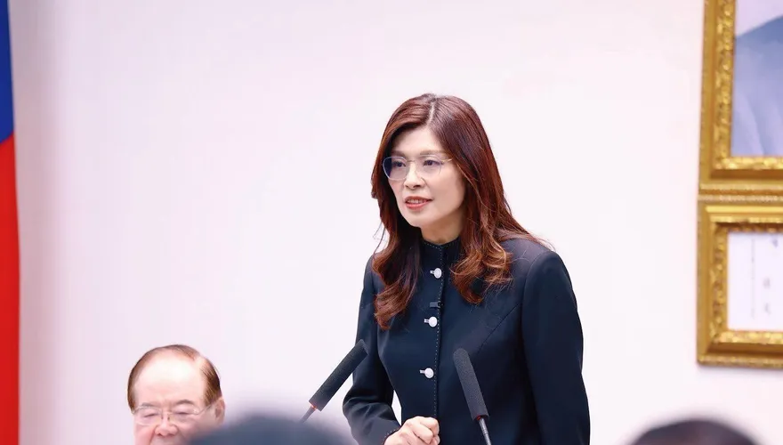 國共都能談、民進黨為何不能與在野溝通？鄭麗文釋十二萬分誠意