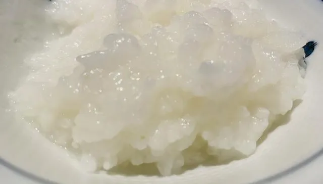 稀飯越吃越糟！中年婦火燒心睡不著　營養師曝真正養胃法