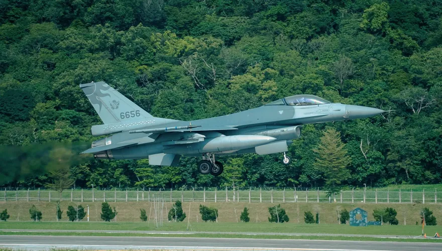 戰機飛安大升級！空軍25日證實：F-16下半年裝防撞系統