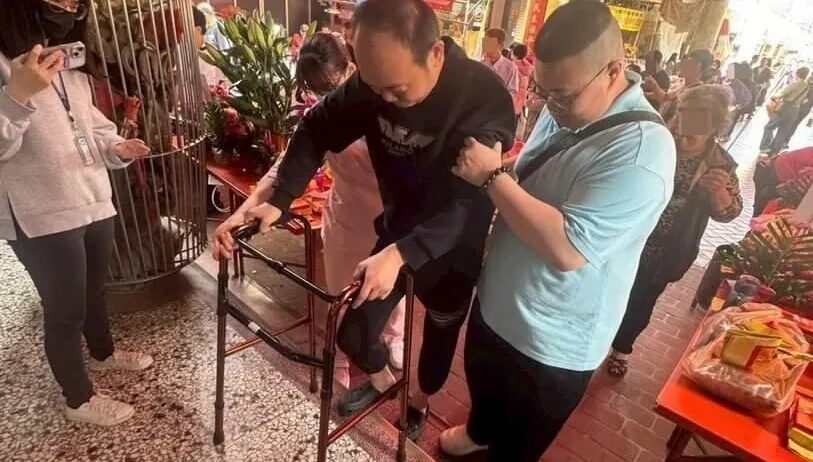 進香路因中風受阻！41歲男勤復健「走」進拱天宮圓夢