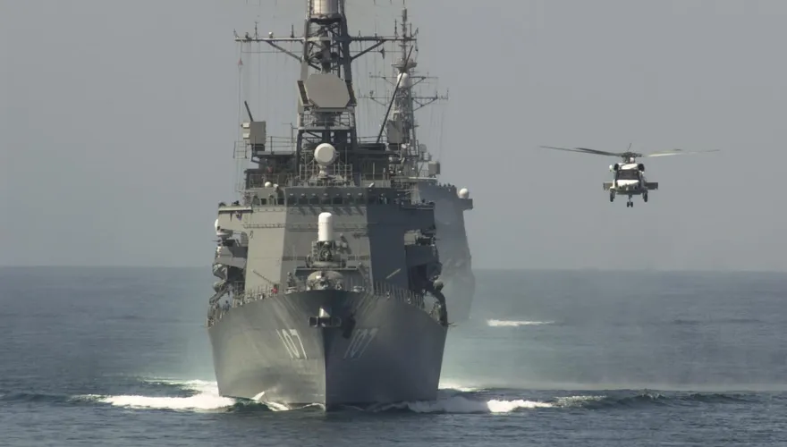 解放軍全程跟監　海上自衛隊雷號驅逐艦通過台灣海峽