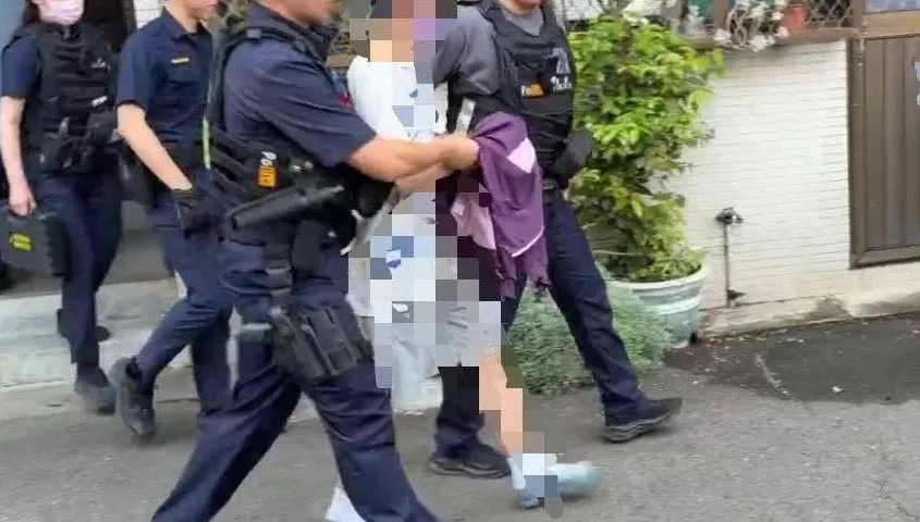 影/苗栗人倫慘劇！狂男「持刀狠砍姑媽」反鎖屋內被逮