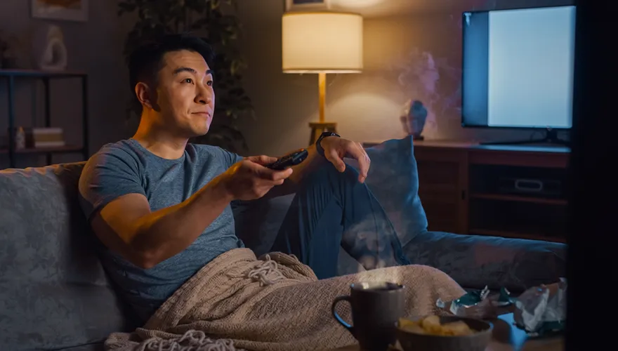 熬夜破壞腸道菌生理時鐘！研究：大腸癌腫瘤生長速度翻倍