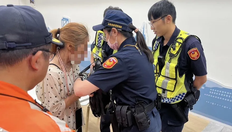 女通緝犯基隆港搭「新臺馬輪」身分露餡　報到櫃台當場遭逮