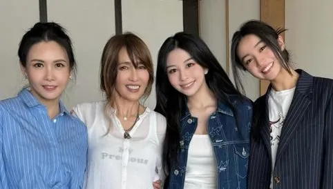 最美星二代合體！57歲邱淑貞同框工藤靜香　凍齡美貌驚豔全網