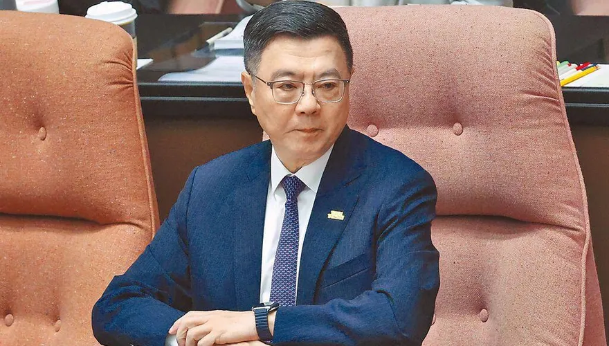 卓榮泰喊「馬鈴薯每顆檢查」被罵翻！卡神抓狂開第一槍：低能兒