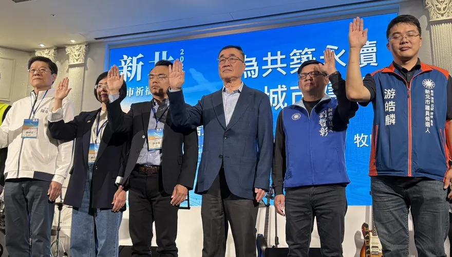 新北藍綠開戰！李四川同台合體侯友宜　蘇巧慧現身了