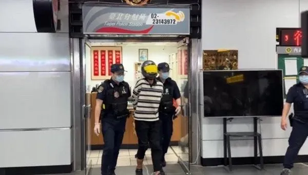 10天前才隨機打人！北車惡男踹飛3歲菲籍女童還狂踩　遭羈押
