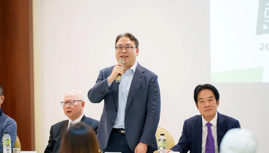 挺黃世杰賴清德喊組「最強桃園隊」！許信良任榮譽主委