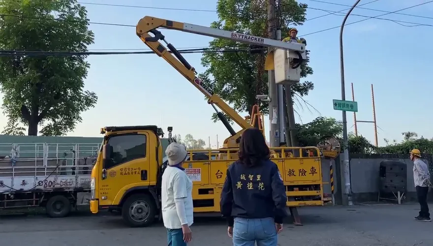影/松鼠惹禍！高雄「變電箱燃燒」釀大停電　陸軍官校也受害