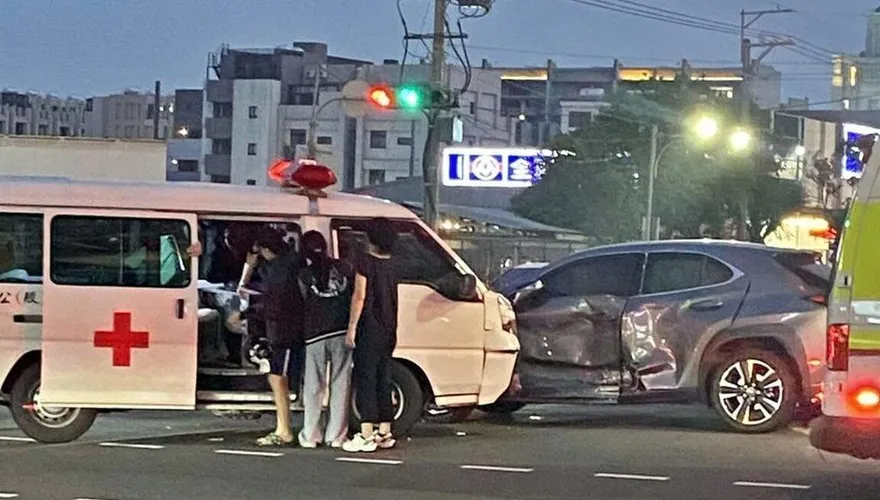 弘光2護理生巧遇車禍挺身救護　婉謝表揚稱：舉手之勞