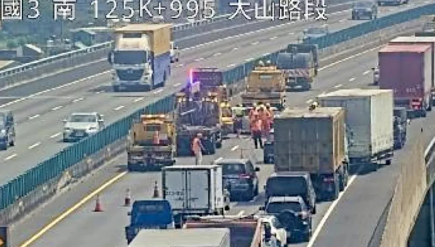 國道3號大山段緩撞車遭撞　塞爆回堵1KM