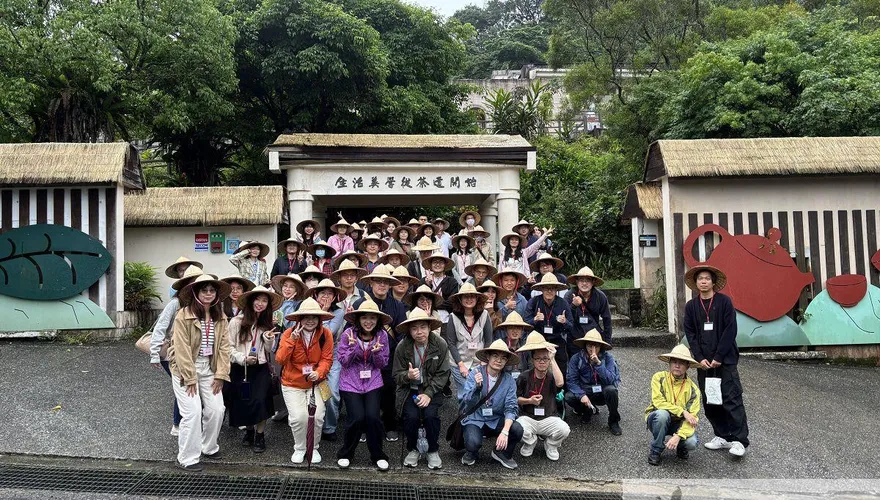 南港聯誼配對率破7成！甜蜜漫步「賞螢秘境」　20對佳偶誕生