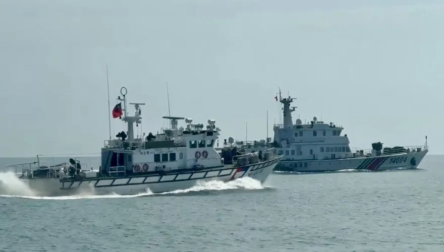 大陸海警船再度越界侵金門水域！海巡「一對一」併航強硬驅離