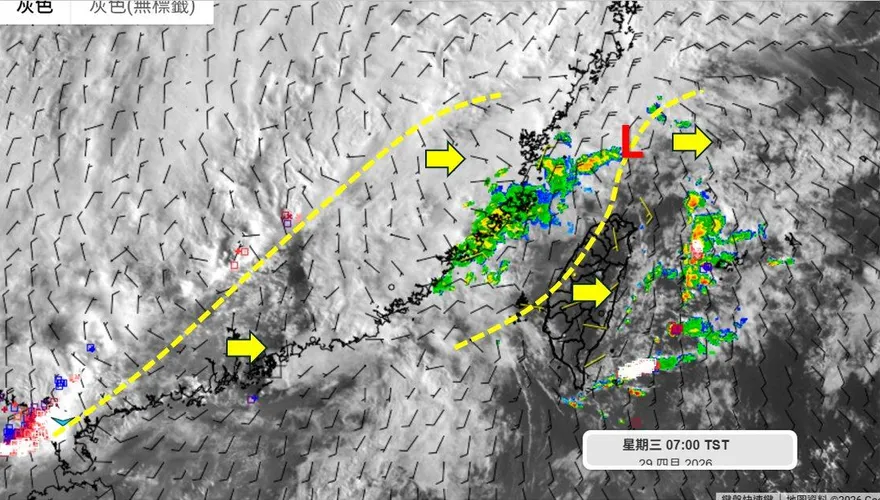鋒面抵家門口！中北部午後炸雨「一片橘紅」　氣溫降至1字頭