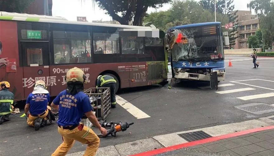 北市1死公車追撞真相曝！　運安會：司機疲勞駕駛未繫安全帶