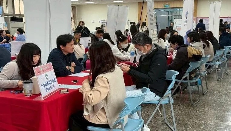 桃竹苗154企業徵才　釋6300職缺月薪上看8萬