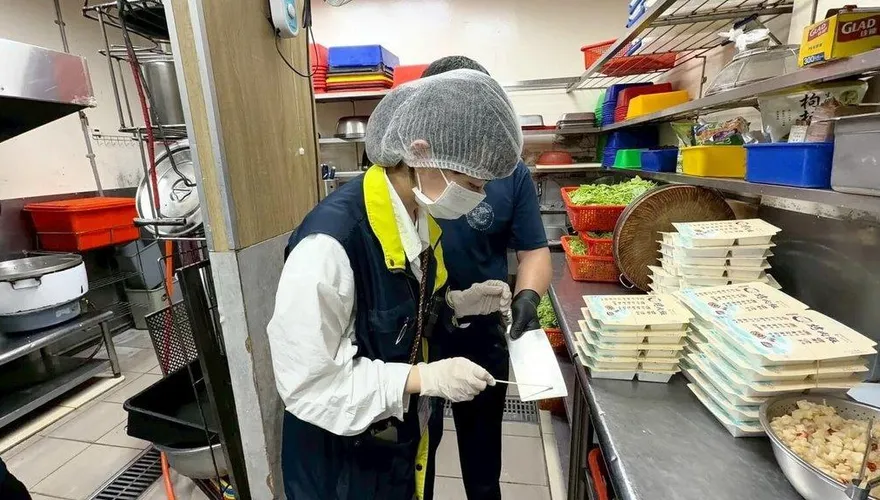 上野烤肉飯內壢店食物中毒115人就醫　業者遭法辦