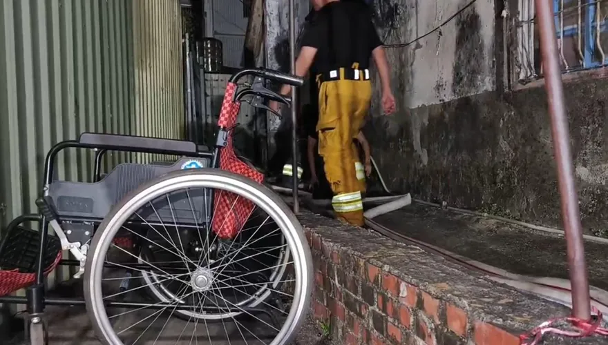影/高雄燕巢民宅惡火！行動不便7旬婦救不回