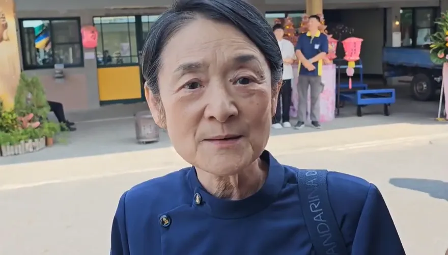影/譚艾珍現身靈堂弔唁女警　憶過往：跟這孩子特別親