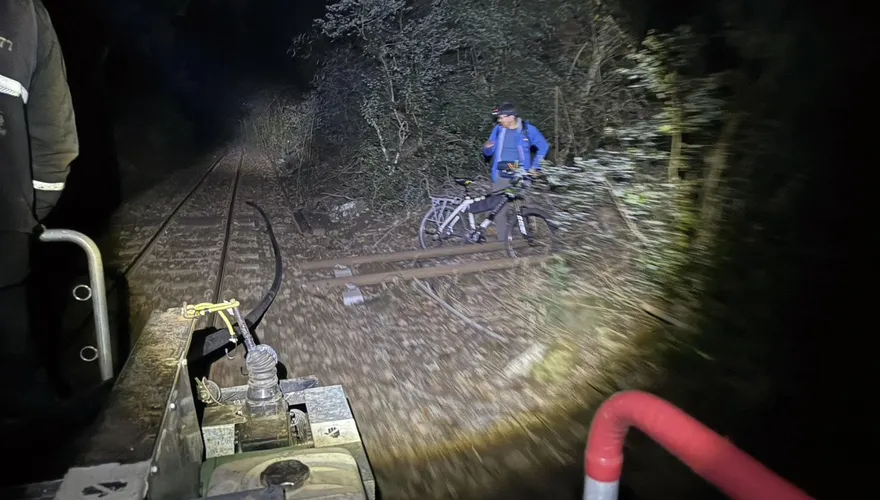 為玩皮克敏不惜搞軌？單車男闖阿里山林鐵　最高罰5萬
