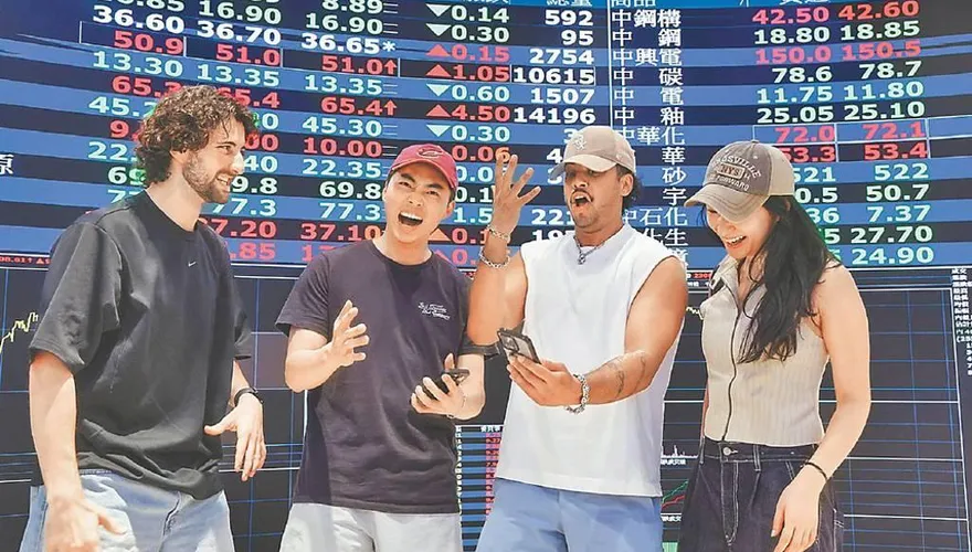 經理人卡位這18檔！主動式ETF加碼日月光、華通等　倒數520行情