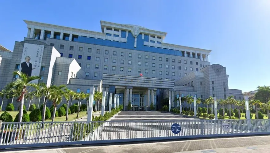 台南前警備隊長誘少女開房拍私密照　一審判2年緩刑5年